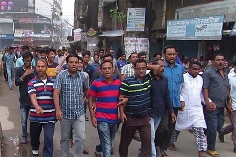 হরতাল ডেকে মাঠে নেই বিএনপি, আওয়ামী লীগের মিছিল